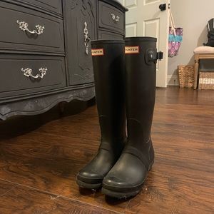 Hunter Rain Boots (Barley Worn)